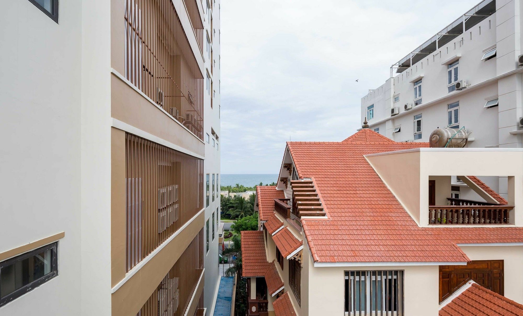 Zoneland Apartments - Lahome Beach Villa Дананг Екстер'єр фото